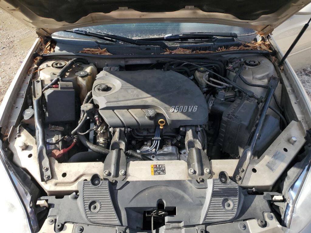 Used 2011 Chevrolet Impala LT w/ Luxury Edition Package FWD image 11
