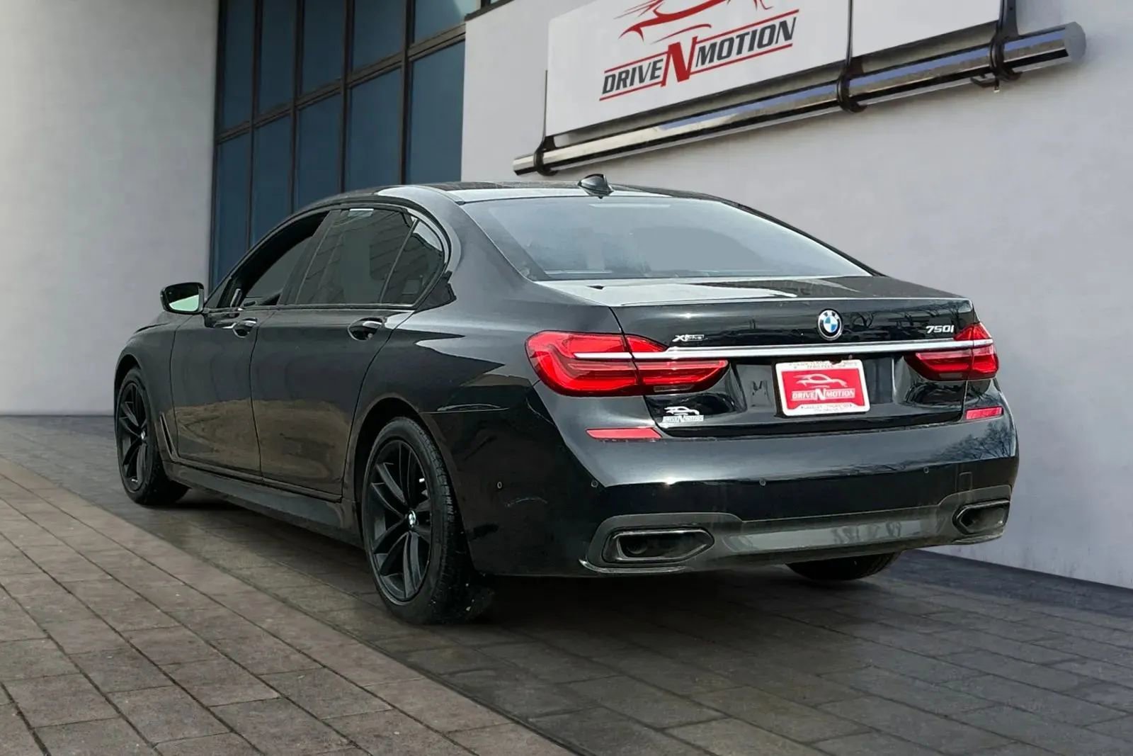 Used 2016 BMW 750i xDrive image 6