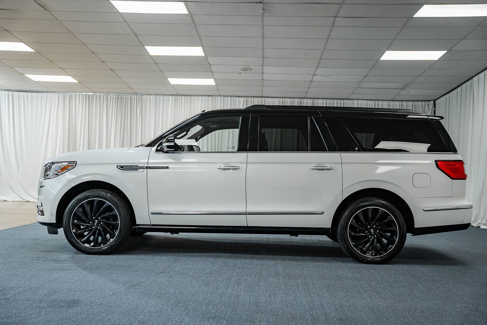 Used 2021 Lincoln Navigator L Black Label w/ Special Edition Package image 5