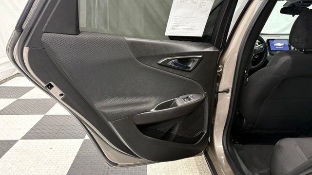 Used 2023 Chevrolet Malibu LT FWD image 17
