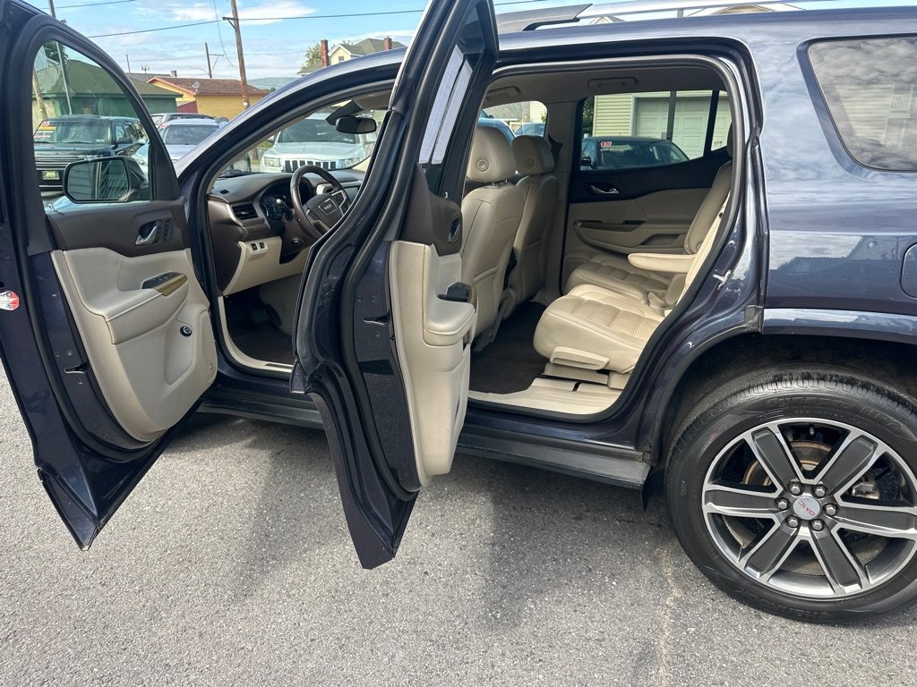 Used 2018 GMC Acadia Denali w/ LPO, Cargo Package image 19