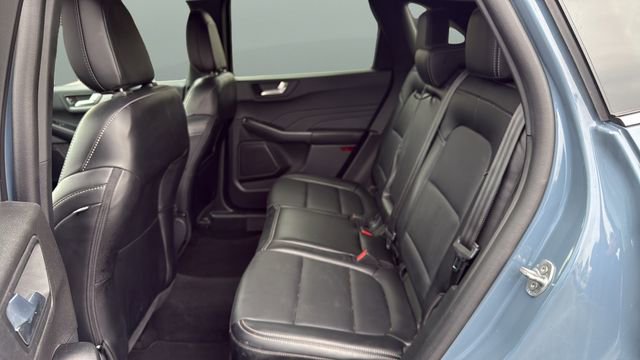 Used 2025 Ford Escape Platinum AWD/4WD image 32