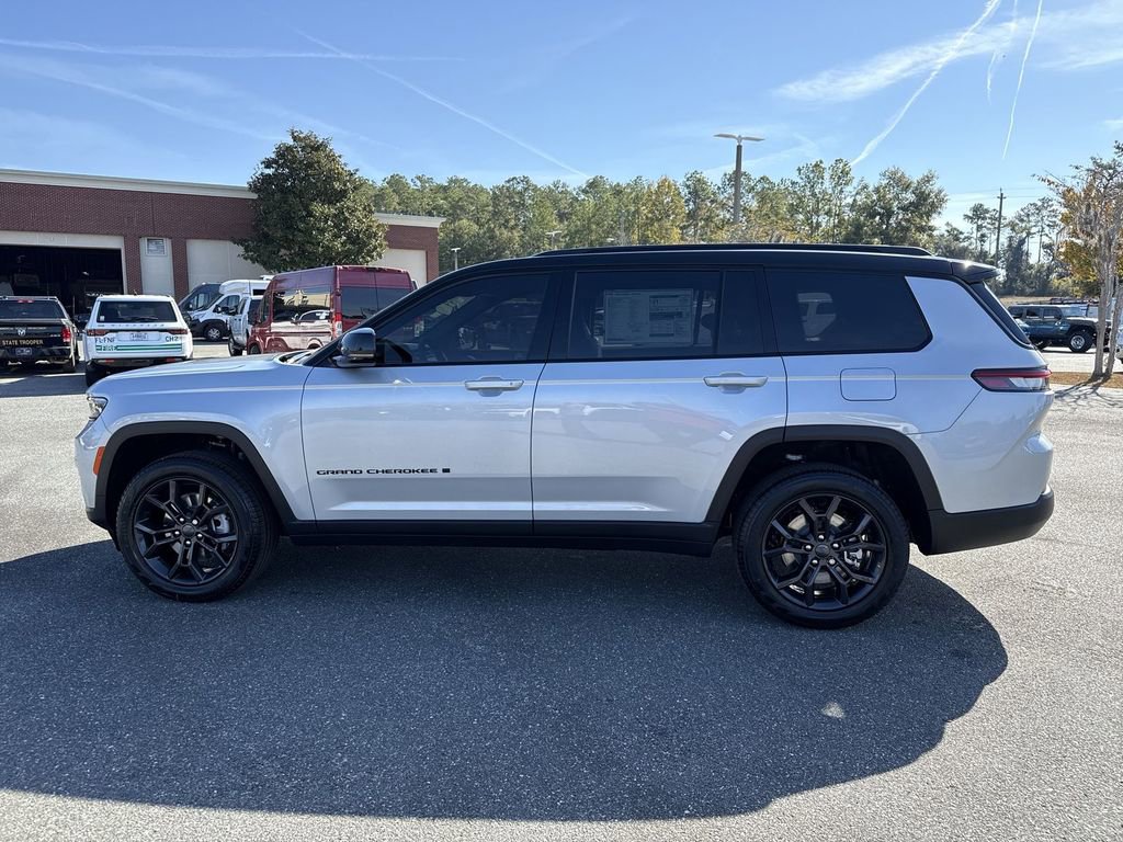 New 2025 Jeep Grand Cherokee L Limited w/ Trailer Tow Package image 6
