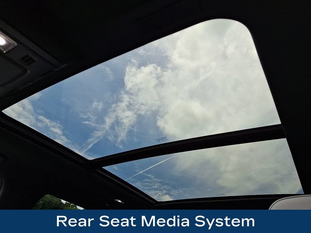 Used 2025 Chevrolet Tahoe Premier AWD/4WD image 17
