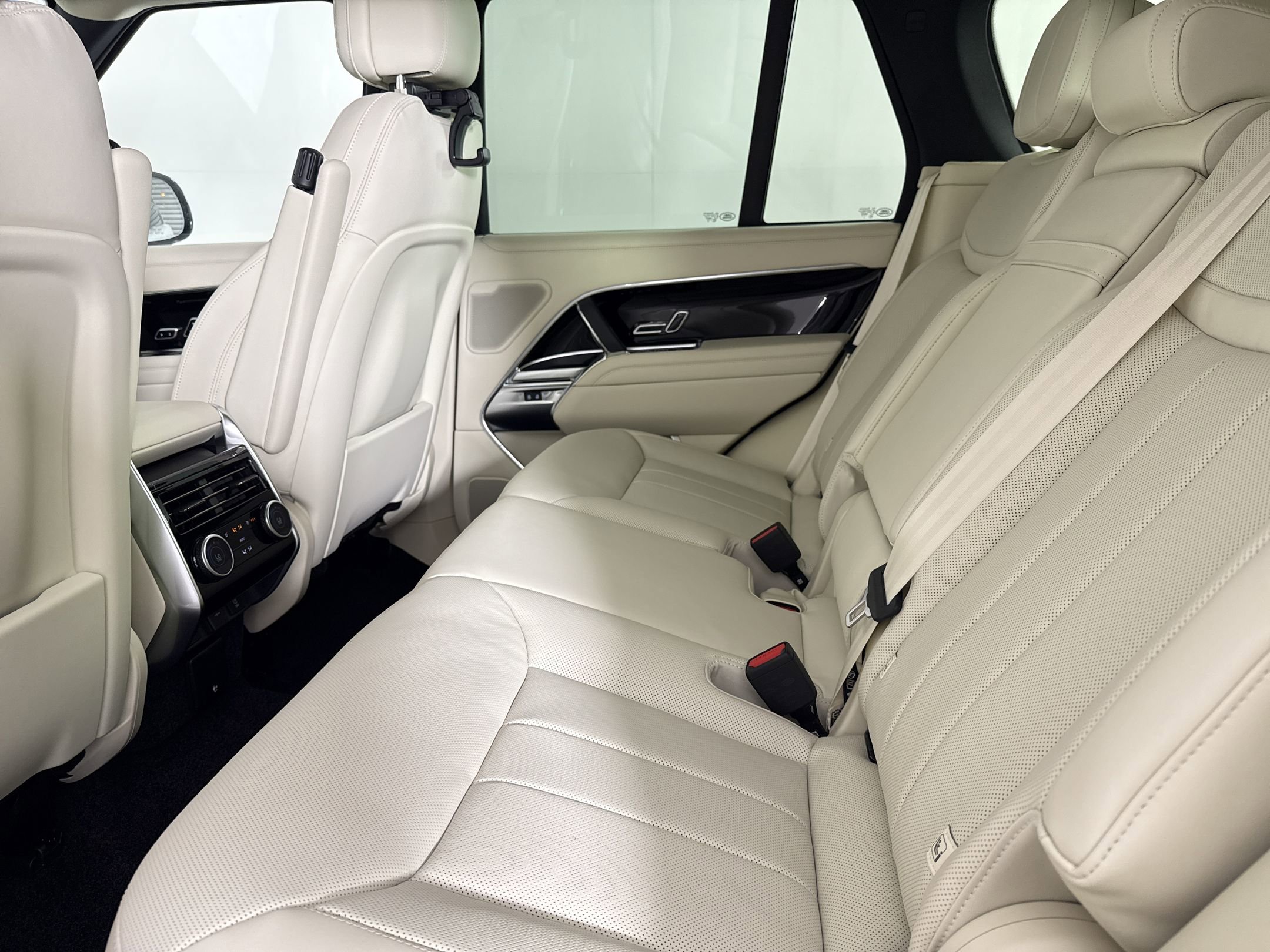 New 2026 Land Rover Range Rover SE AWD/4WD image 22