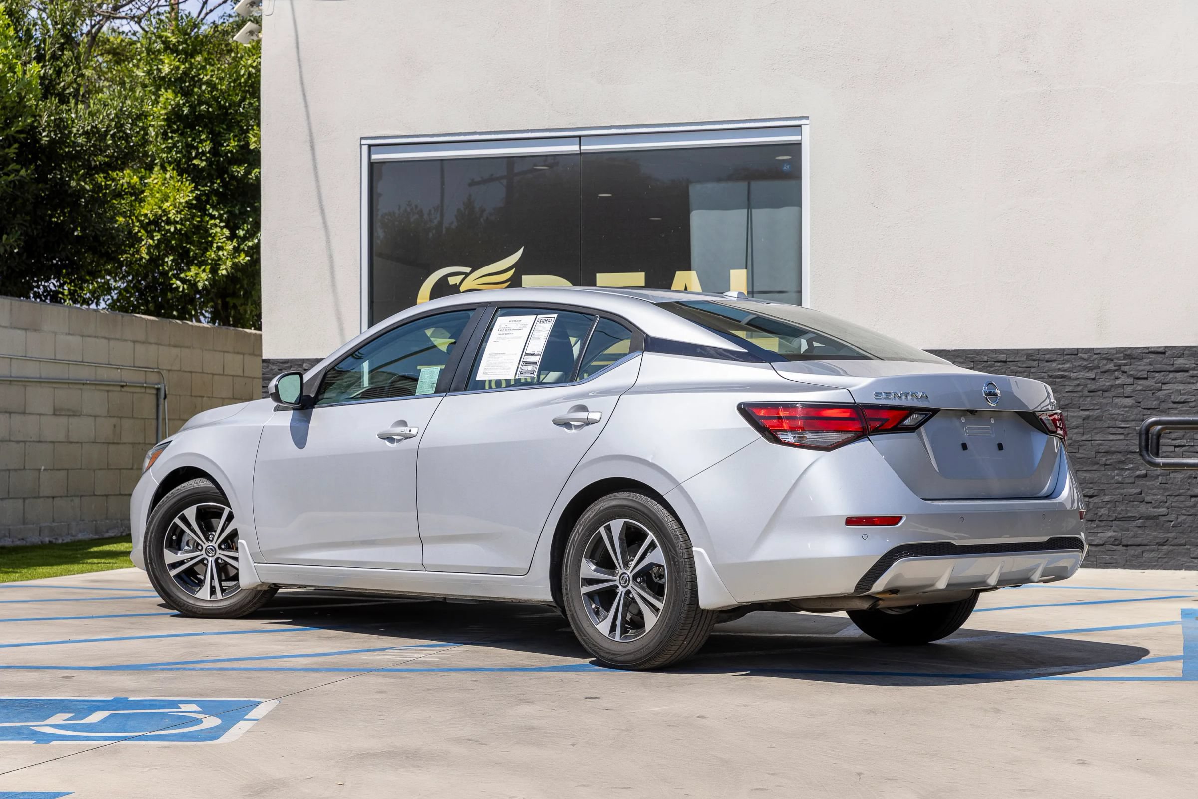 Used 2022 Nissan Sentra SV w/ Trunk Package FWD image 13