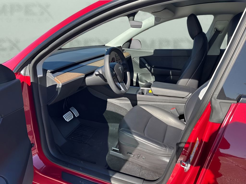 Used 2022 Tesla Model Y Performance image 9