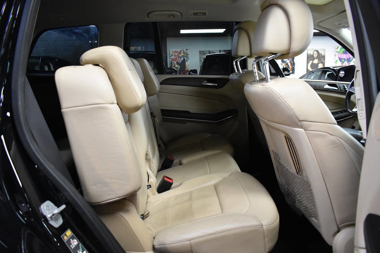 Used 2017 Mercedes-Benz GLS 550 4MATIC image 27