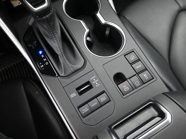 Certified 2023 Toyota Highlander XLE image 31