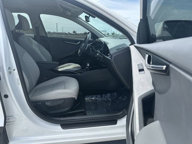 Used 2023 Kia Niro EX Touring image 29