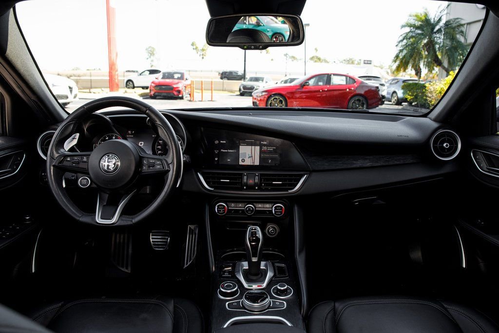 Used 2022 Alfa Romeo Giulia Sprint image 30
