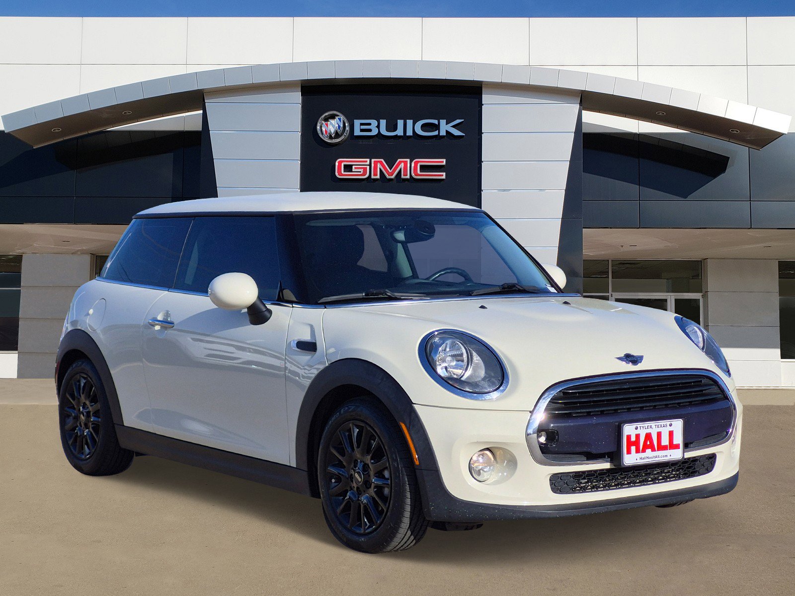 Used 2018 MINI Cooper 2-Door Hardtop FWD image 2