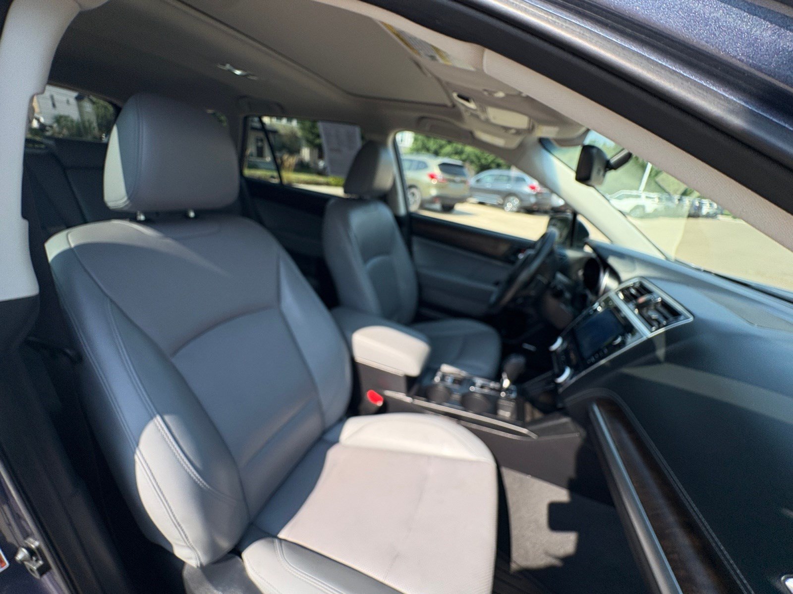 Used 2018 Subaru Outback 3.6R Limited AWD/4WD image 19