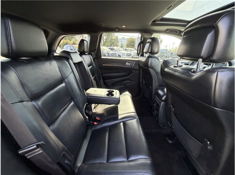 Used 2019 Jeep Grand Cherokee Limited image 27