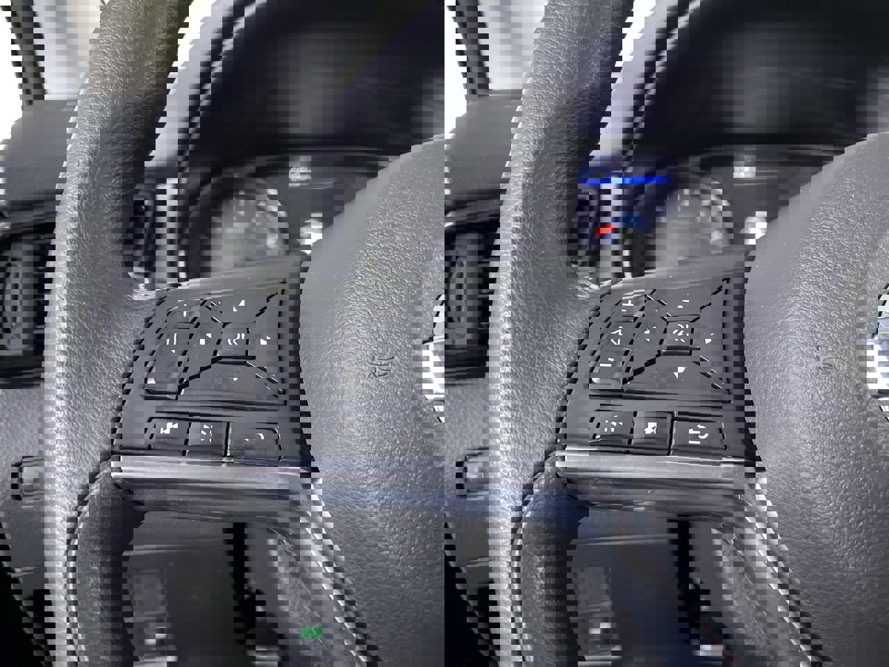 Used 2019 Nissan Rogue Sport S image 25