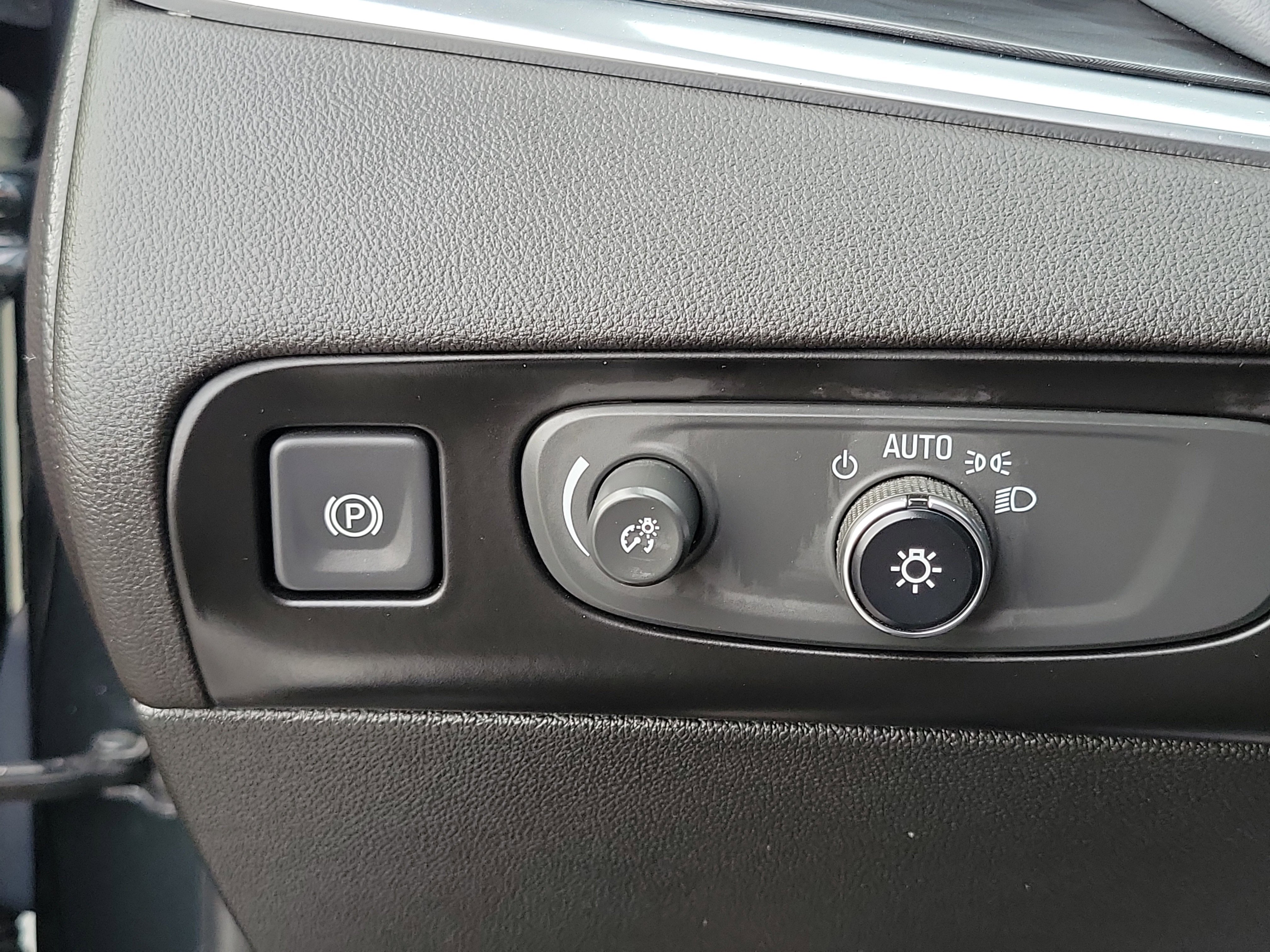 Used 2018 Buick Enclave Premium image 13