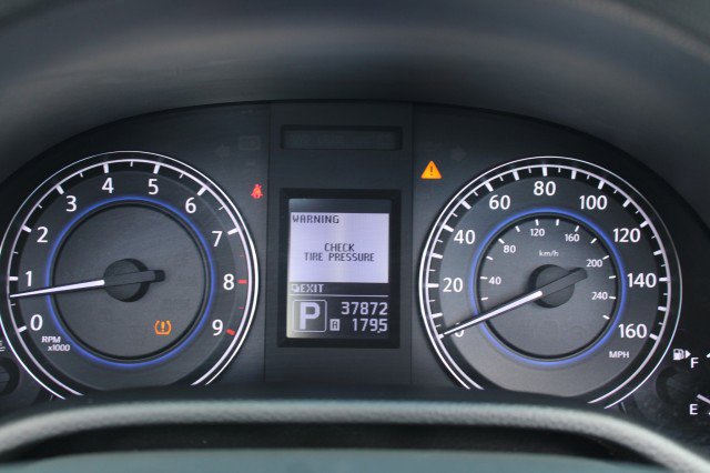 Used 2014 INFINITI Q60 Convertible w/ Premium Package RWD image 31