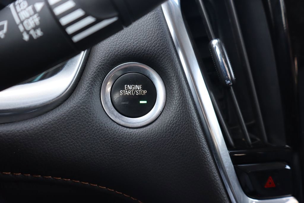 Used 2020 Chevrolet Traverse LT FWD image 13