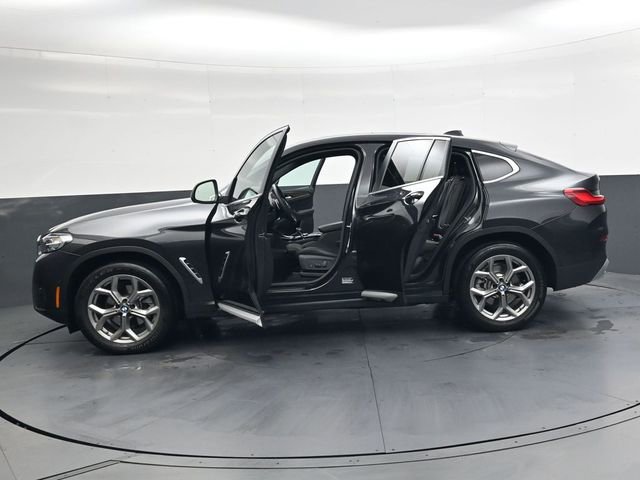 Used 2025 BMW X4 xDrive30i image 37