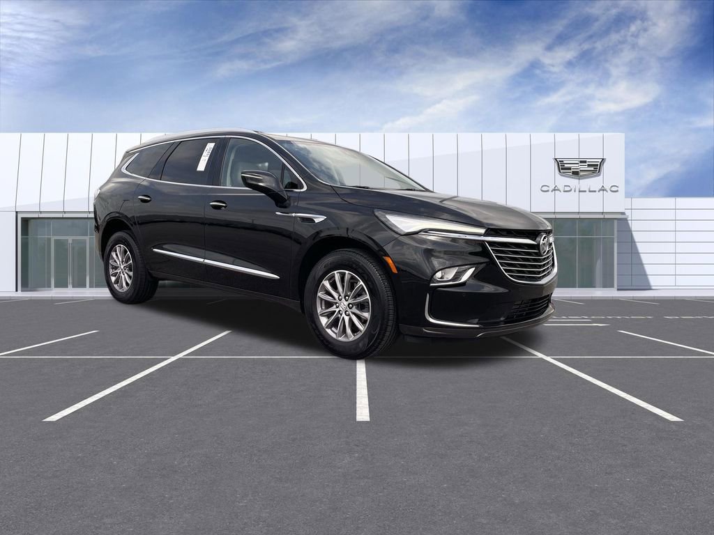 Used 2024 Buick Enclave Essence w/ Technology Package image 2
