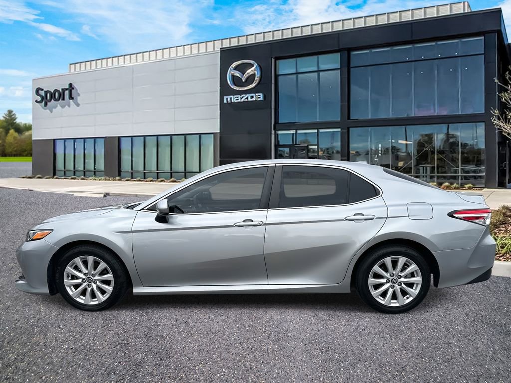 Used 2020 Toyota Camry LE image 7