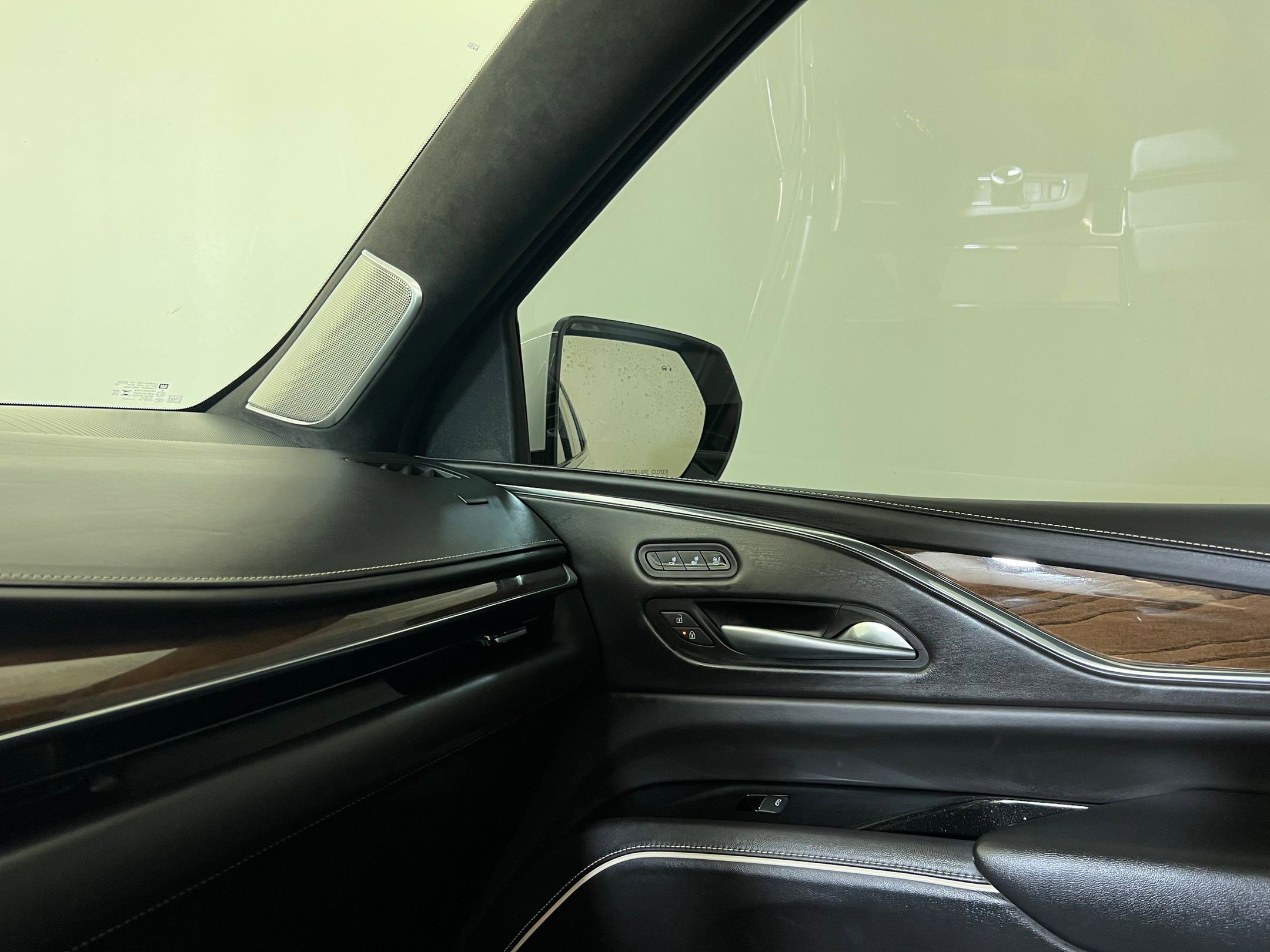 Used 2023 Cadillac Escalade Sport Platinum w/ Heavy-Duty Trailer Package image 30