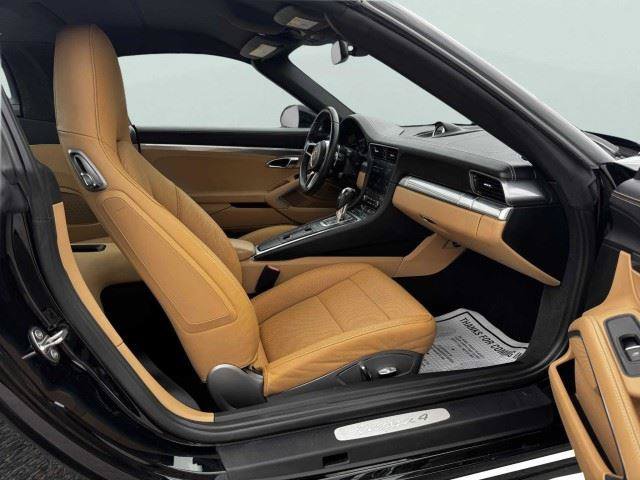 Used 2019 Porsche 911 Targa 4 AWD/4WD image 38