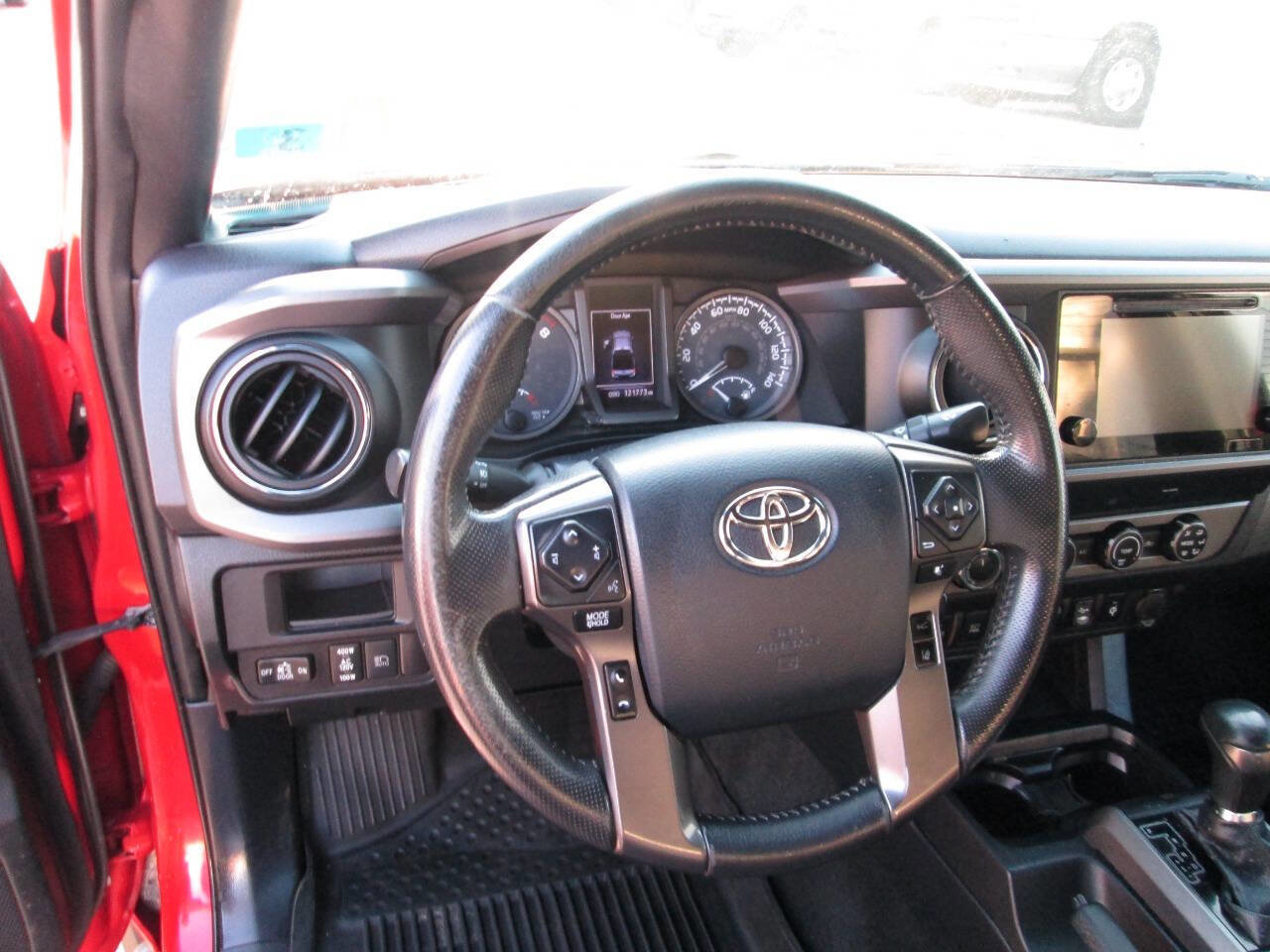 Used 2019 Toyota Tacoma TRD Off-Road image 14