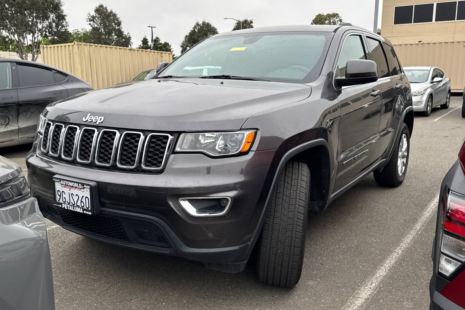 Used 2021 Jeep Grand Cherokee Laredo X AWD/4WD image 3