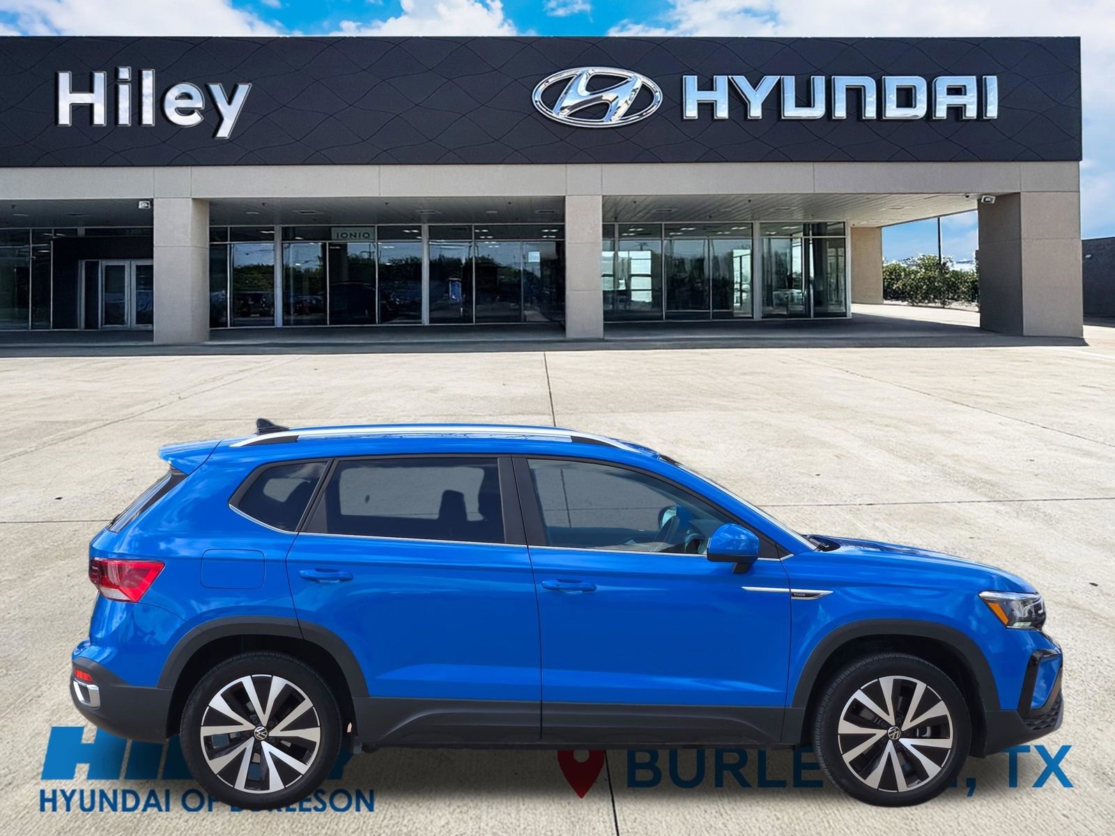 Used 2023 Volkswagen Taos SE image 3