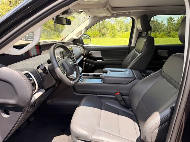Used 2025 Ford Expedition Active AWD/4WD image 9