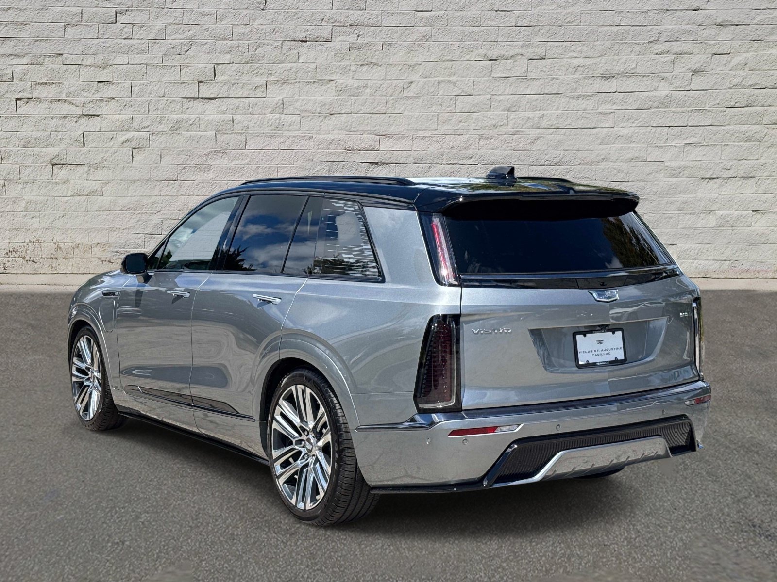 Used 2026 Cadillac Vistiq Premium Luxury w/ LPO, Floor Liner Package AWD/4WD image 3