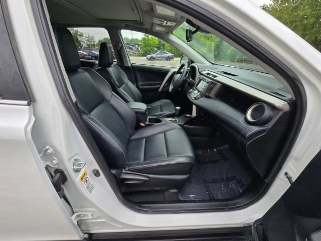 Used 2014 Toyota RAV4 Limited w/ Technology Package AWD/4WD image 16