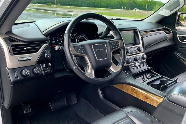 Used 2017 GMC Yukon Denali w/ Open Road Package AWD/4WD image 17