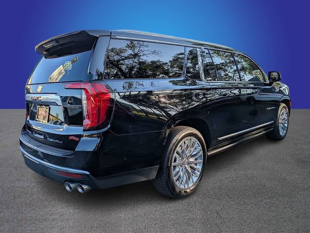 Used 2023 GMC Yukon XL Denali w/ Advanced Technology Package AWD/4WD image 5