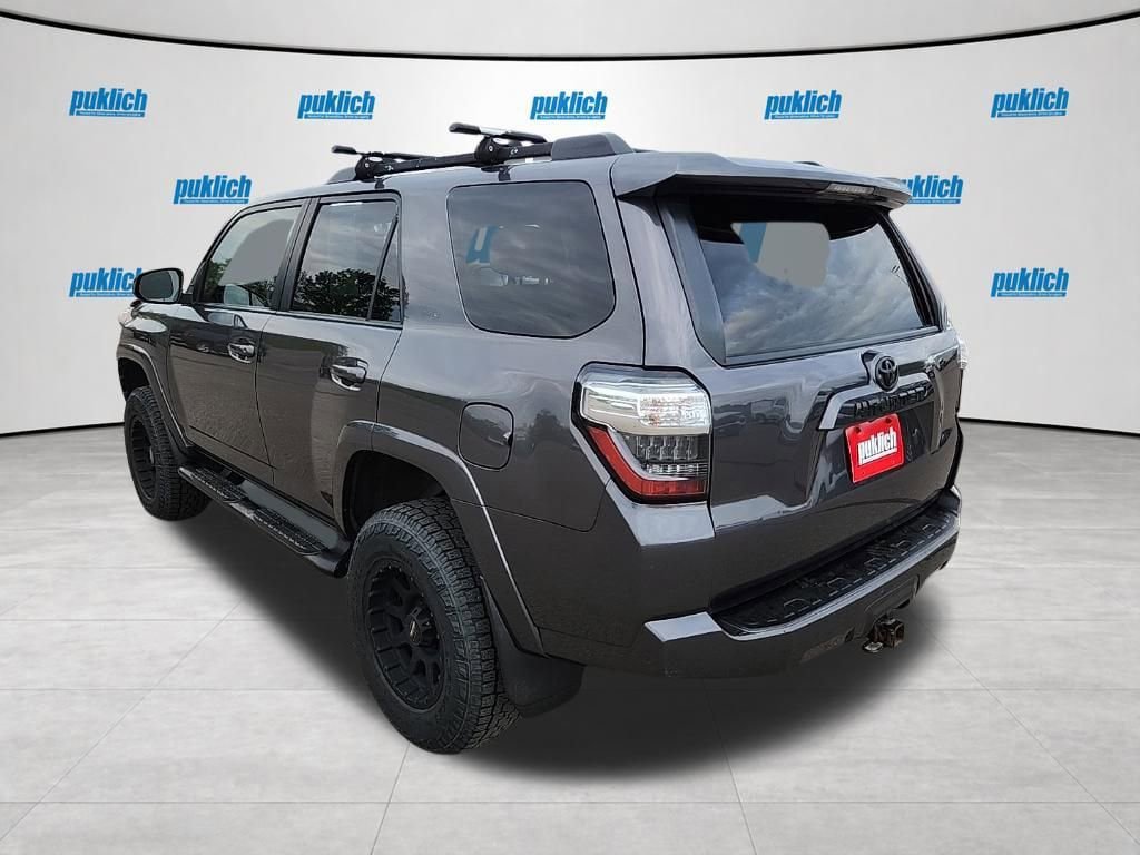 Used 2014 Toyota 4Runner SR5 AWD/4WD image 3