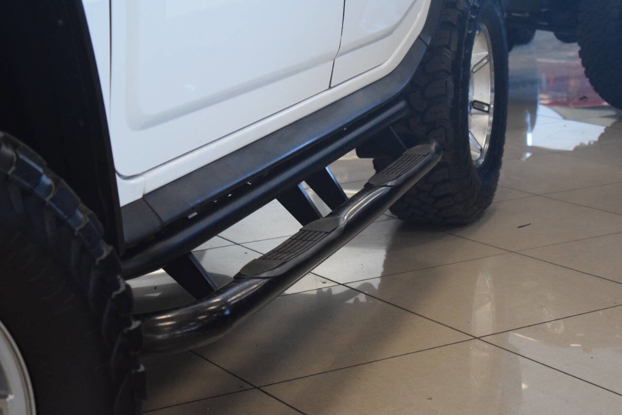 Used 2005 HUMMER H2 w/ Preferred Equipment Group image 18