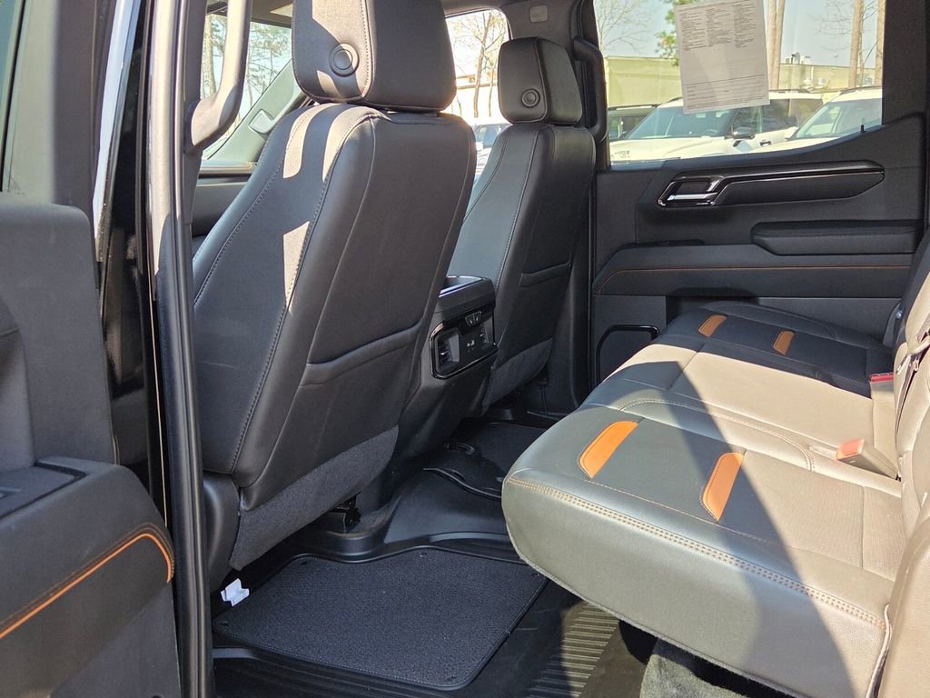 Used 2024 GMC Sierra 1500 AT4 w/ Technology Package image 7