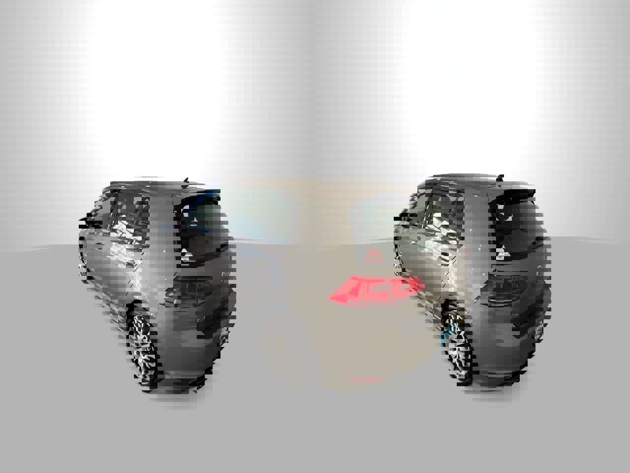 Used 2016 Volkswagen Golf R 4-Door image 6