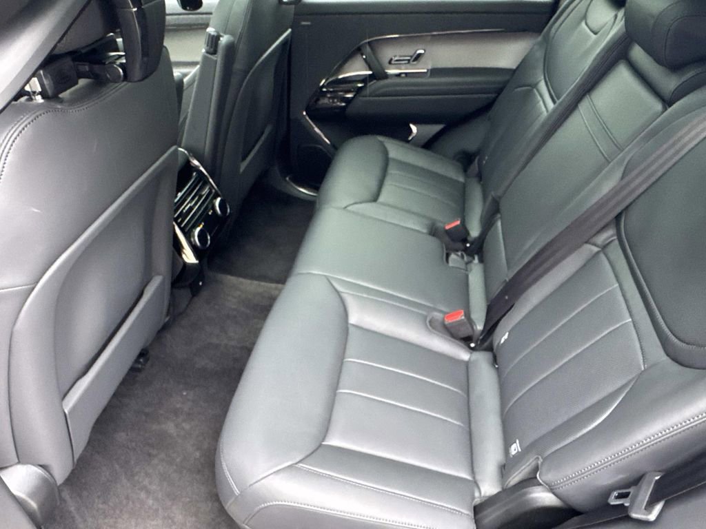 New 2026 Land Rover Range Rover Sport Dynamic SE AWD/4WD image 16