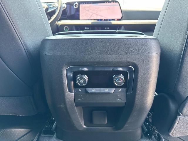 New 2025 Chevrolet Suburban Premier w/ Sun And Tow Package image 27