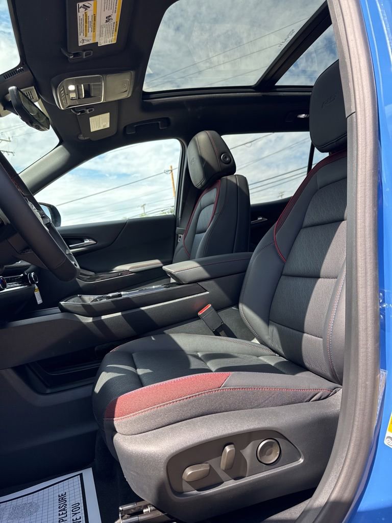 New 2026 Chevrolet Equinox RS w/ Convenience Package III AWD/4WD image 32