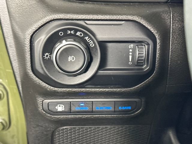 Used 2023 Jeep Wrangler Unlimited w/ Cold Weather Group image 19