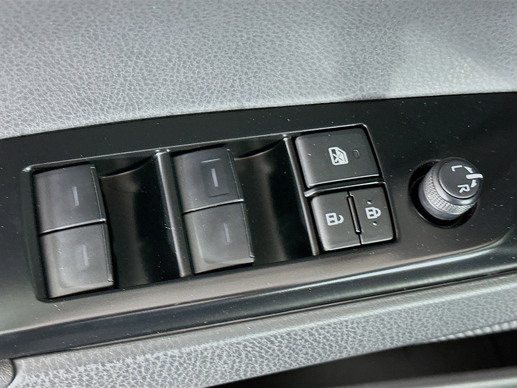 Used 2025 Toyota Camry LE image 15