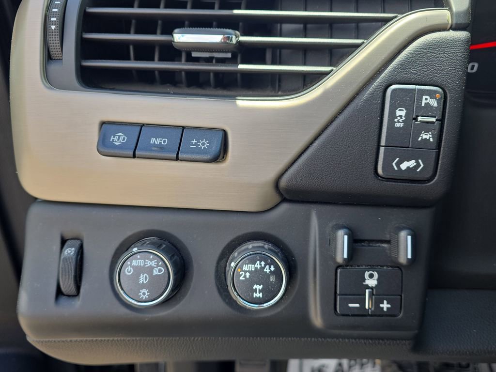 Used 2018 GMC Yukon Denali AWD/4WD image 29