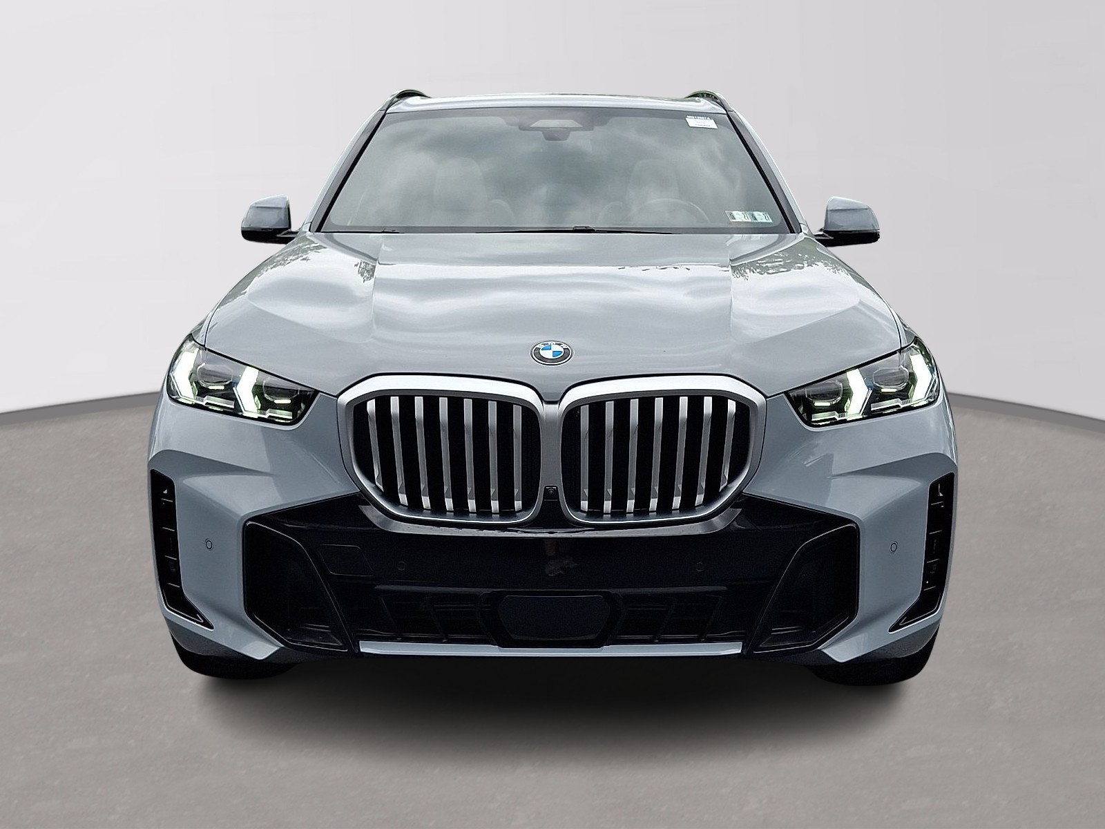 Used 2024 BMW X5 xDrive40i w/ M Sport Package AWD/4WD image 3