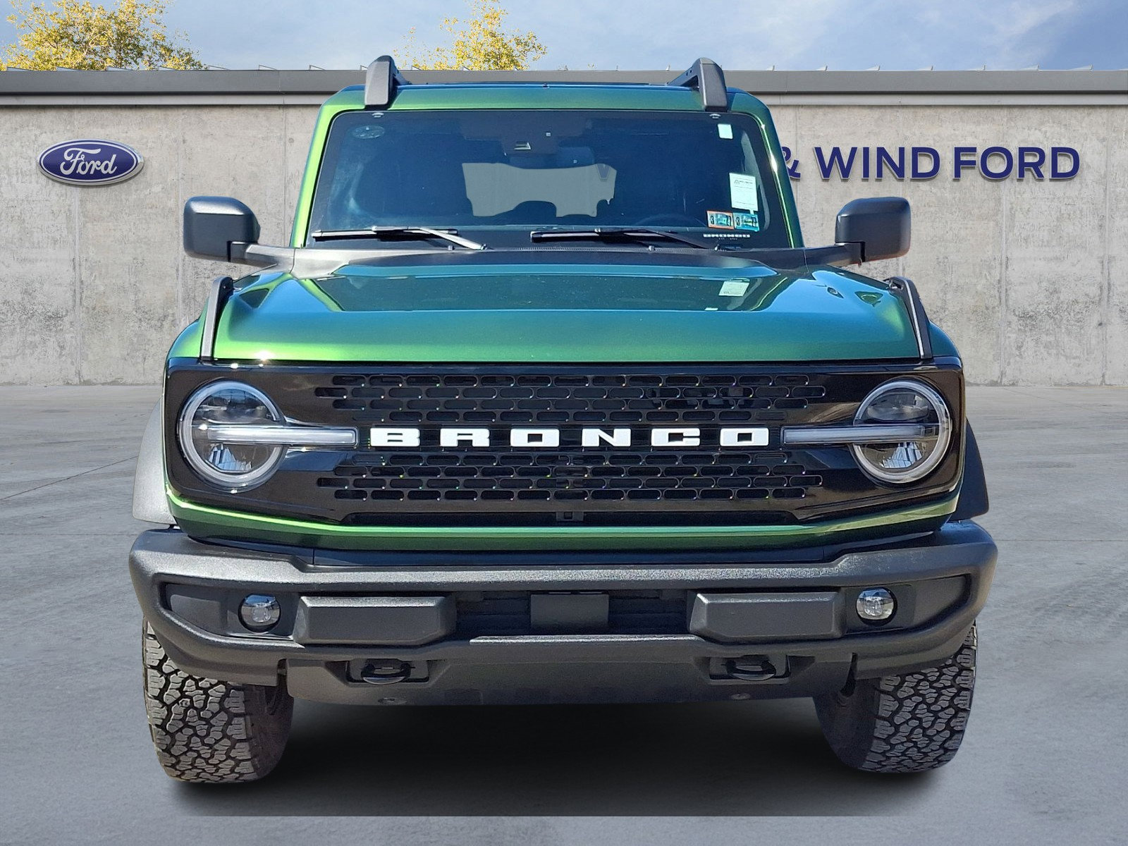 Certified 2025 Ford Bronco Outer Banks w/ Black Appearance Package image 2