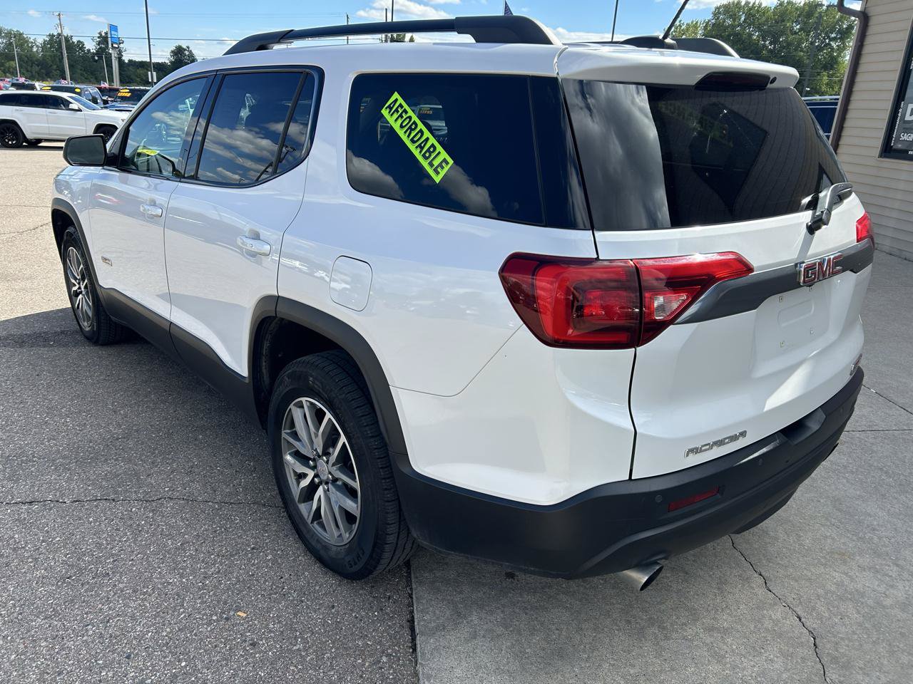 Used 2019 GMC Acadia SLE w/ Driver Alert Package I AWD/4WD image 7