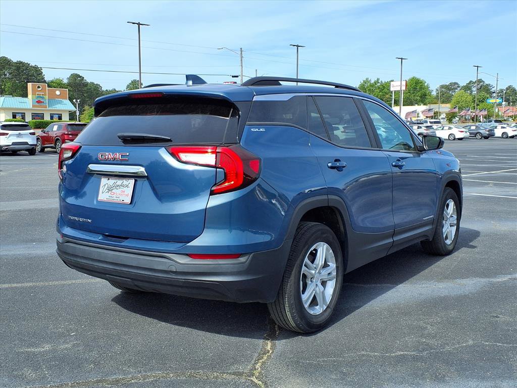 Used 2024 GMC Terrain SLE w/ Driver Convenience Package image 20