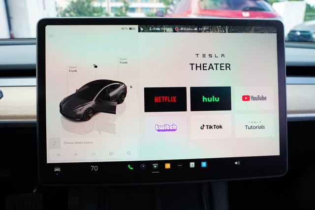 Used 2023 Tesla Model 3 Standard Range RWD image 35